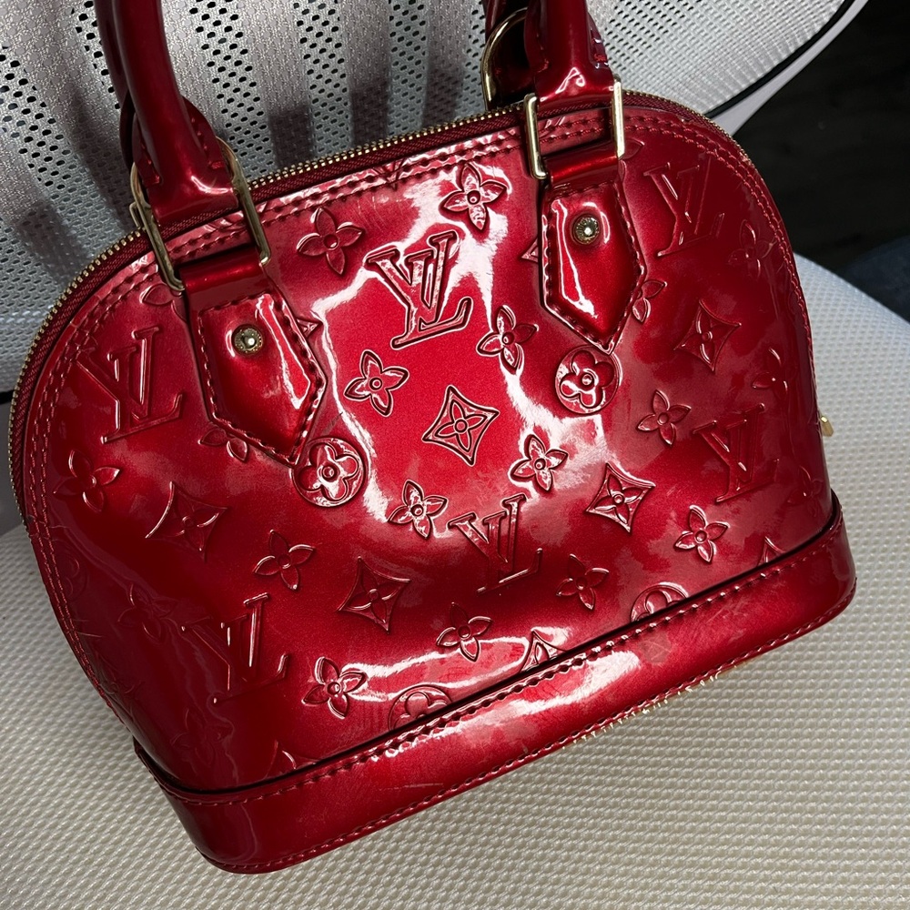 Louis Vuitton Vernis Alma BB Magenta